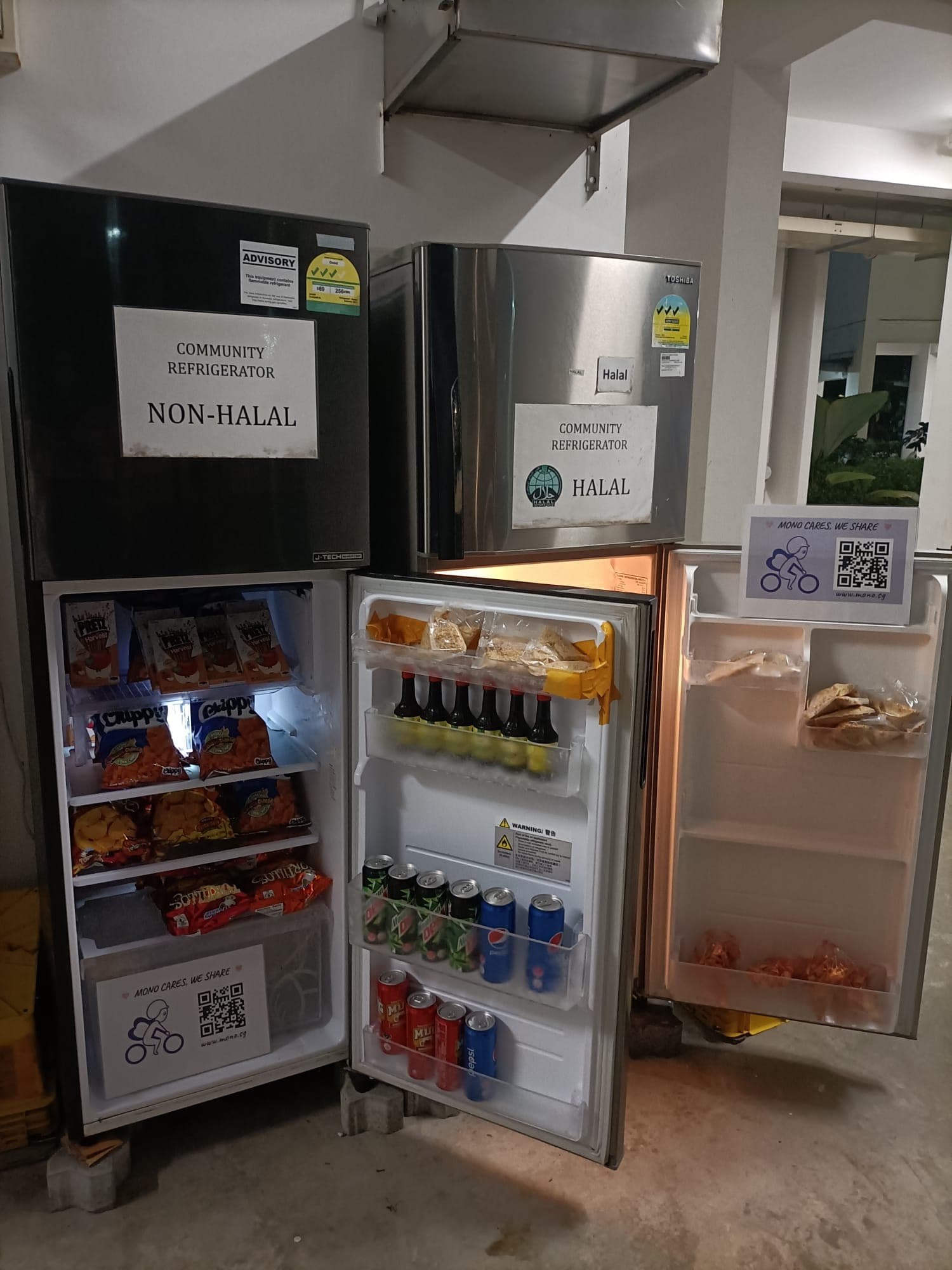 Community fridge at Yishun Ave 4